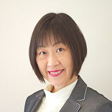 須川亜紀子