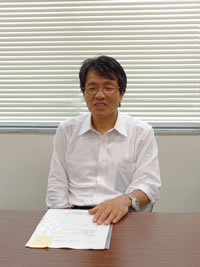 写真：古矢理事長