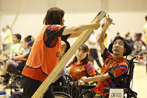 写真：競技中の翼さんと勝枝さん