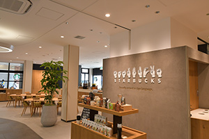 写真：nonowa国立店内壁の指文字装飾