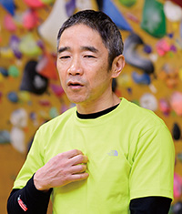 写真：インタビューを受ける小林さん