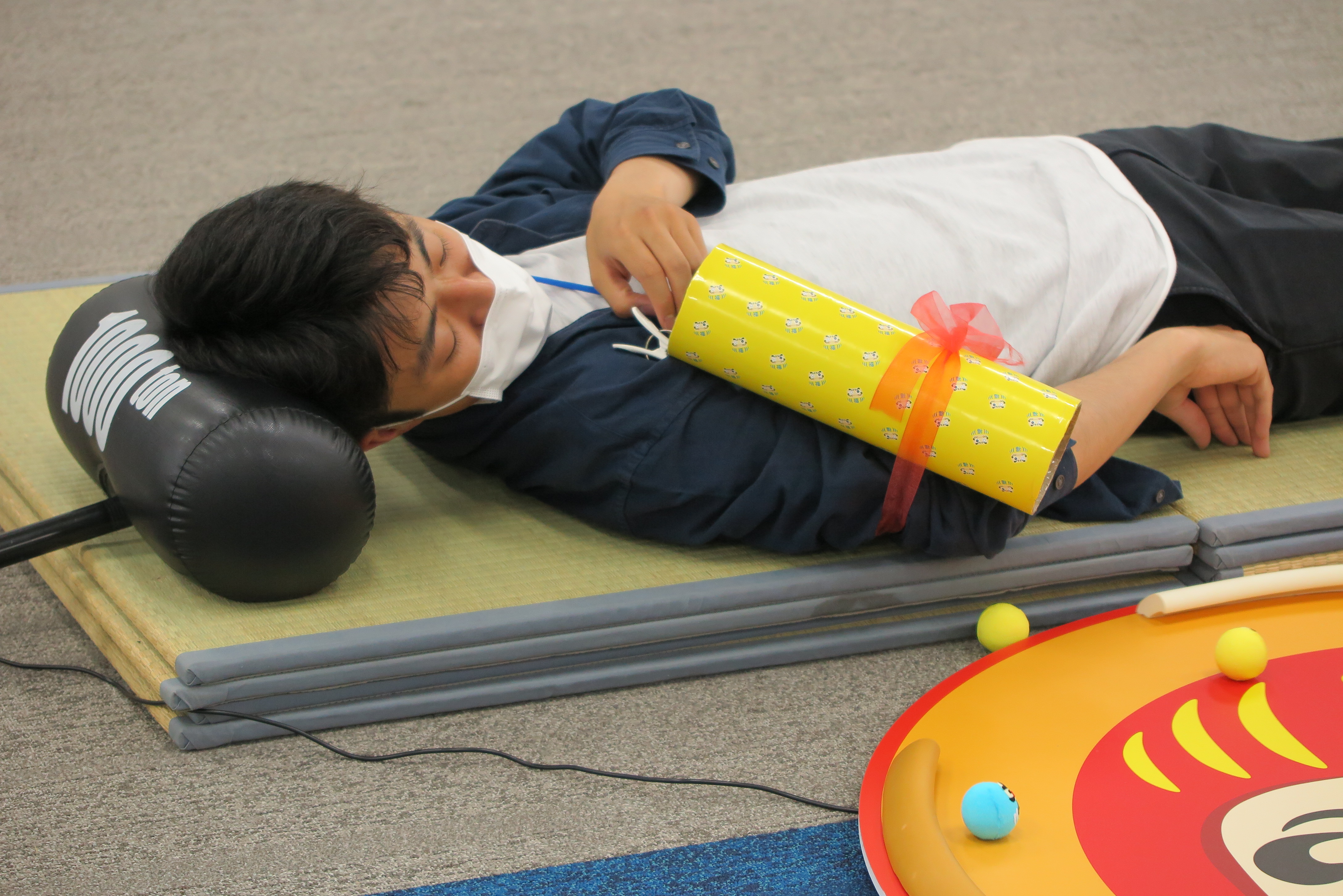 だるまさんを転がして写真3