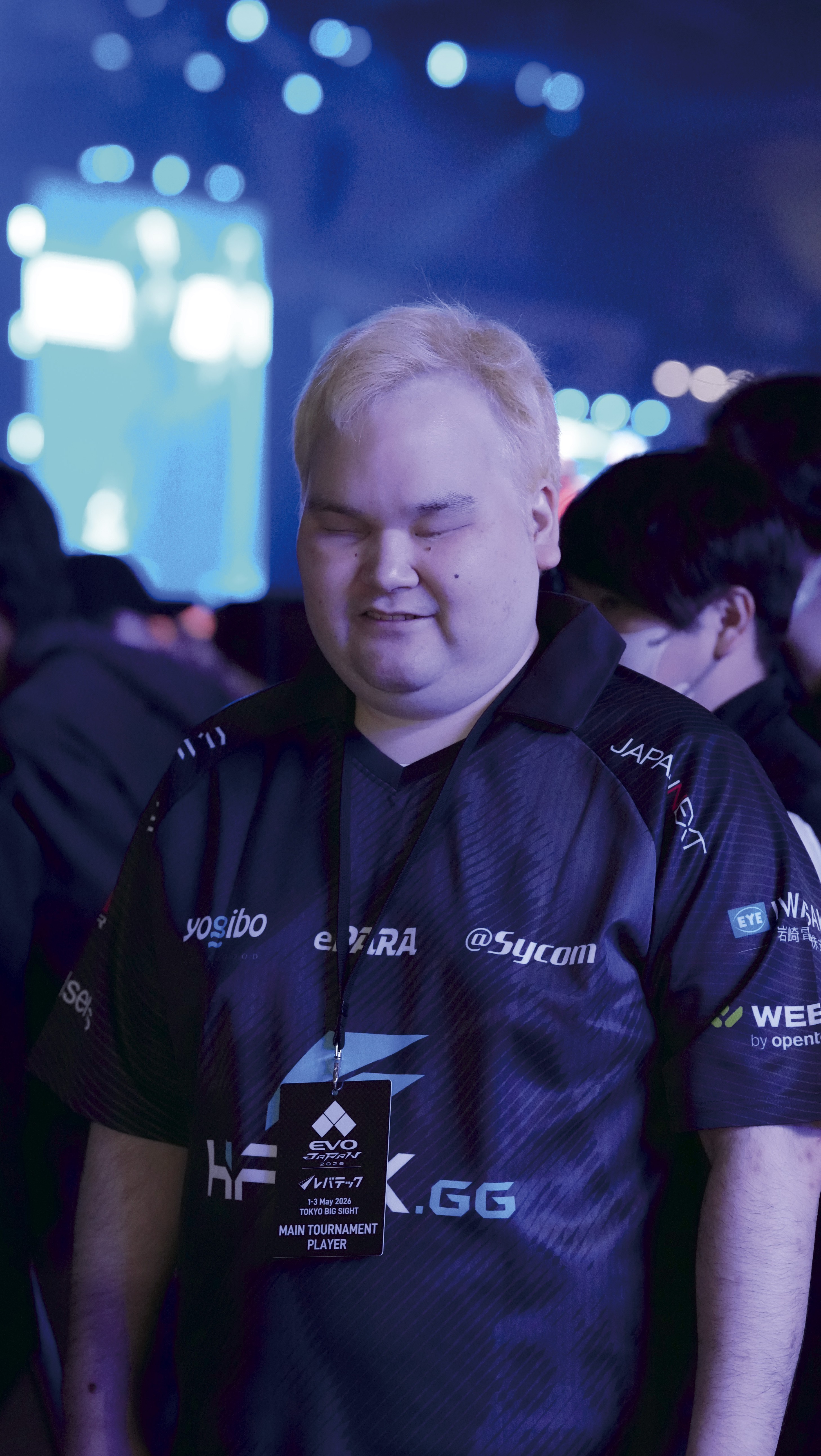 イースポーツ大会に参加するきたむらなおやさんの写真